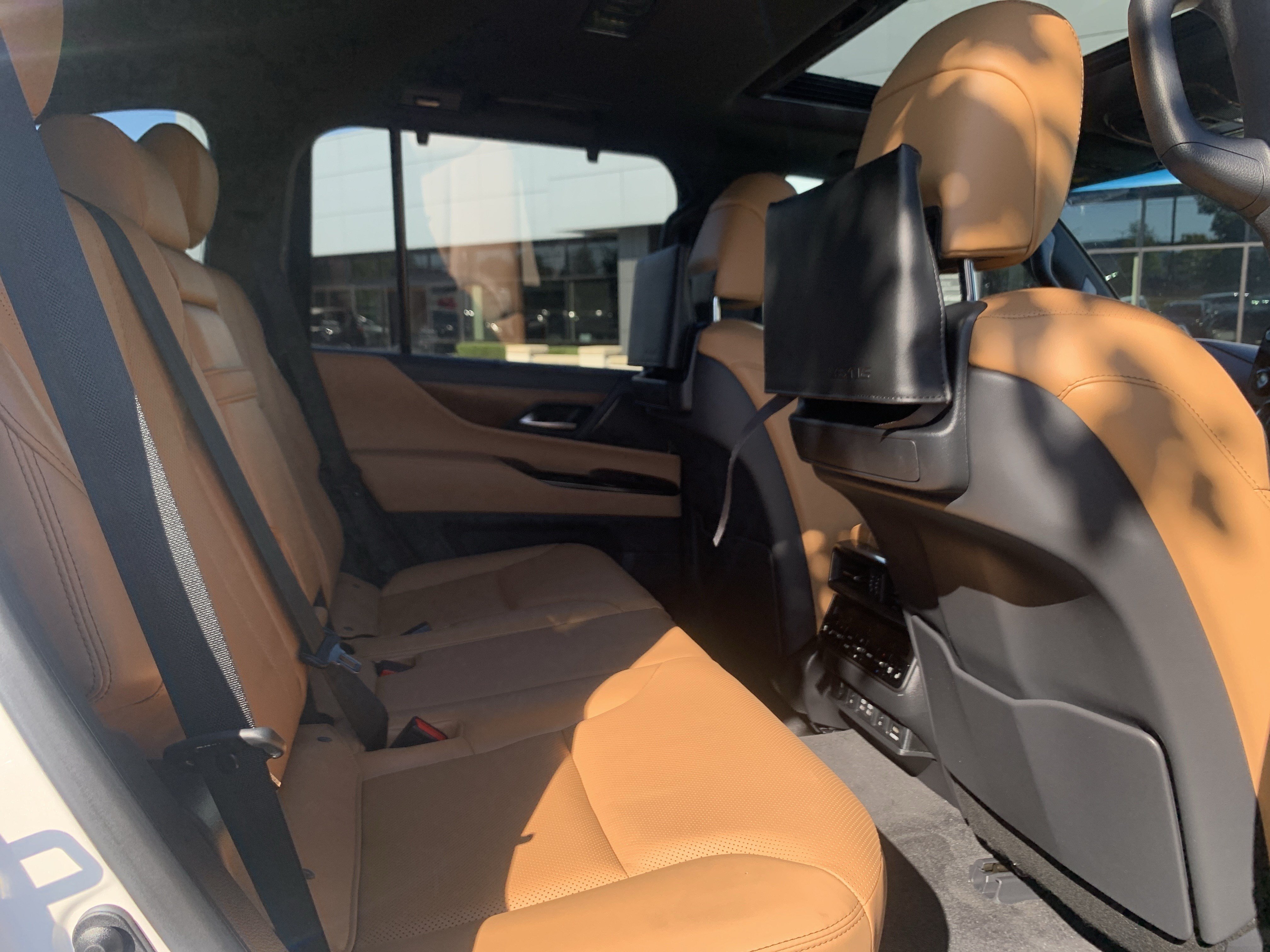 Used 2023 Lexus LX 600 4WD w/ Luxury Package image 33