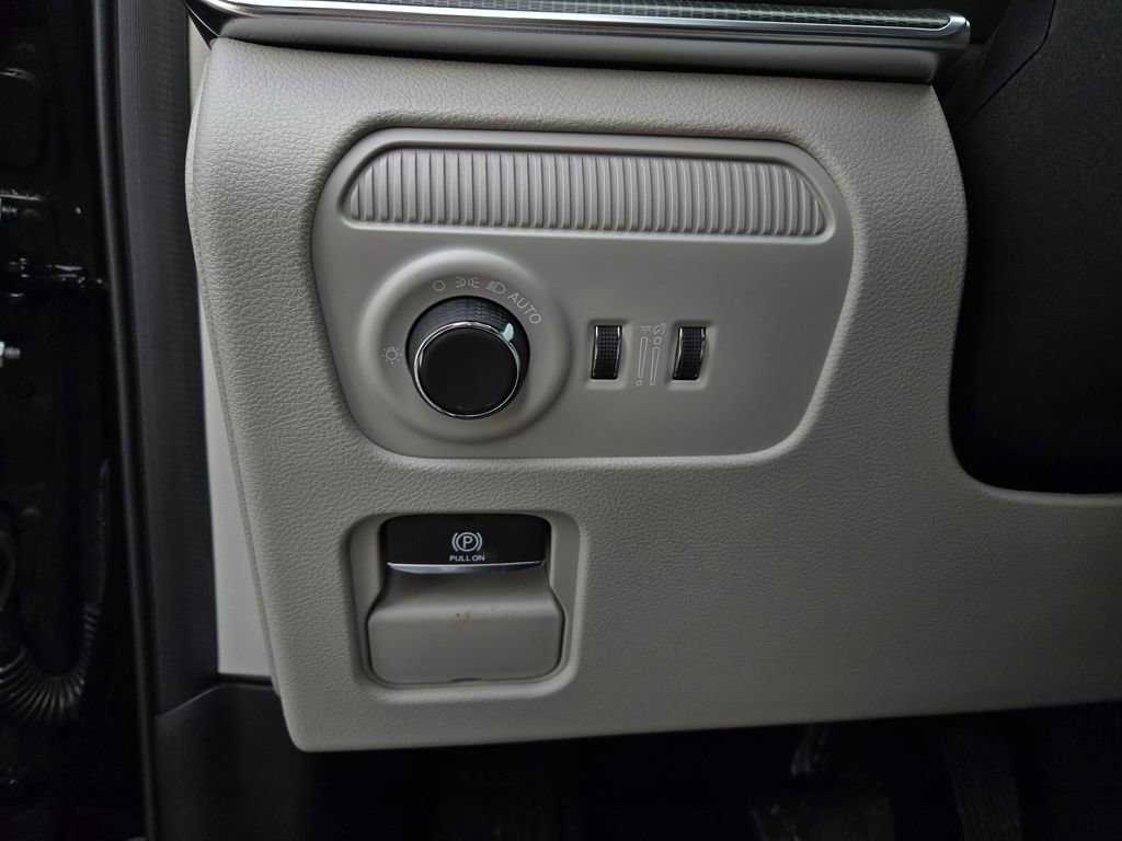 New 2026 Jeep Grand Wagoneer Summit image 12