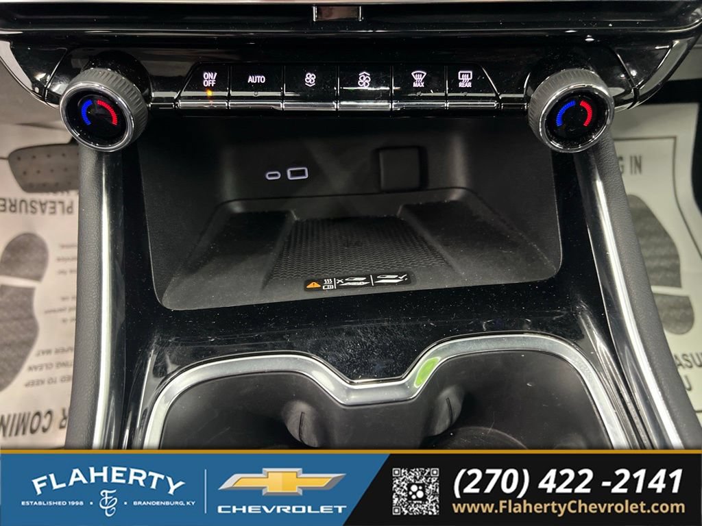Used 2024 Chevrolet Traverse RS w/ LPO, Floor Liner Package AWD/4WD image 32