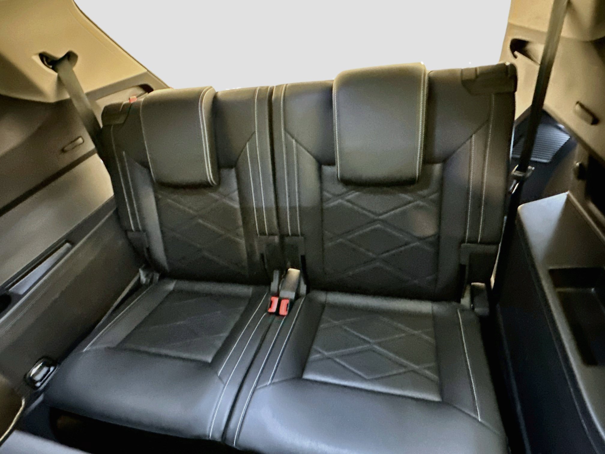 Used 2025 Volkswagen Atlas SE AWD/4WD image 30