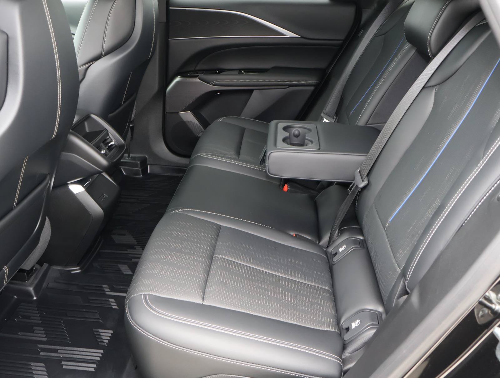 Certified 2026 Cadillac Lyriq Luxury w/ LPO, Floor Liner Package RWD image 21