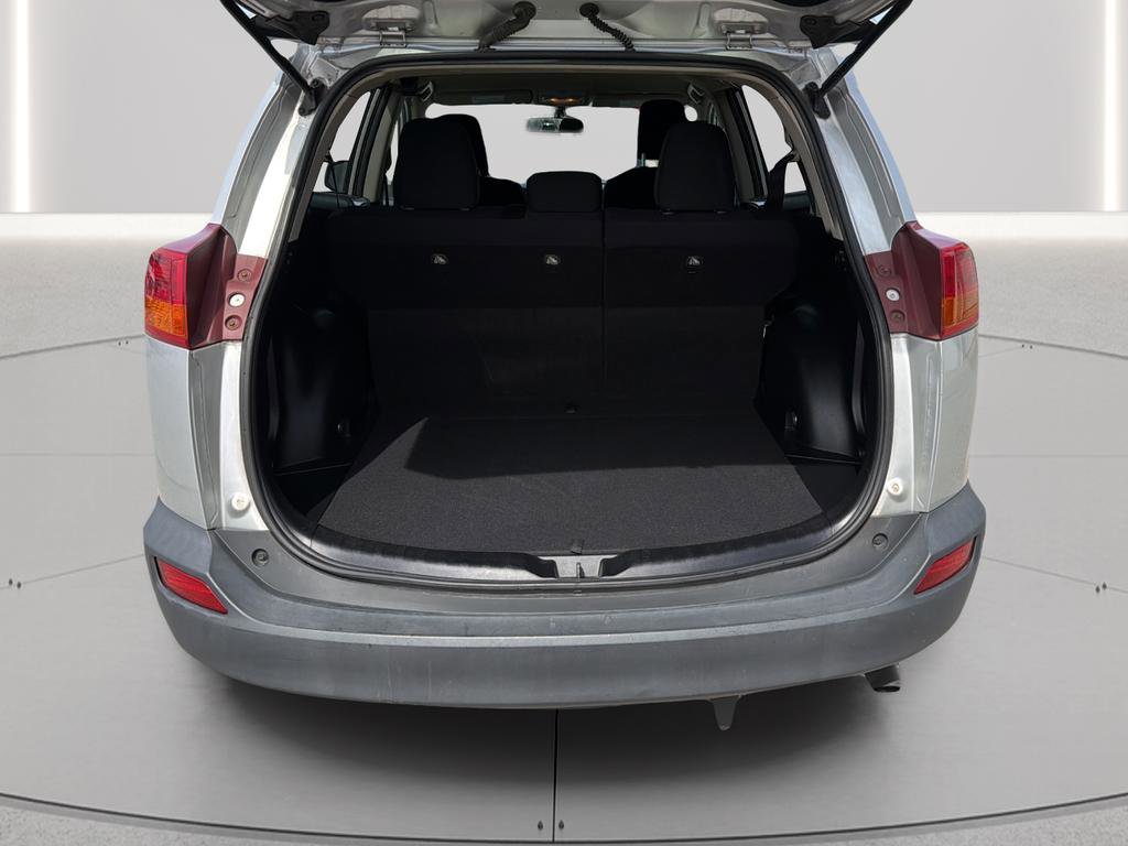 Used 2015 Toyota RAV4 LE image 16