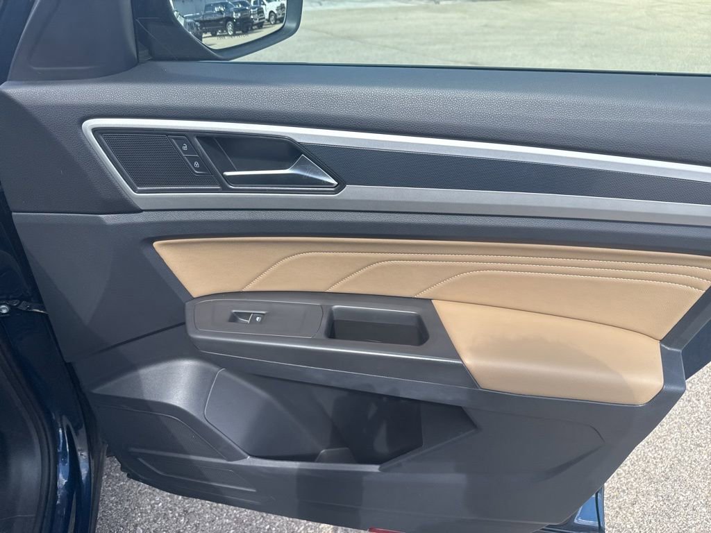 Used 2022 Volkswagen Atlas Cross Sport SE image 41