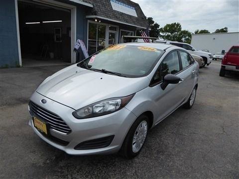 Used 2014 Ford Fiesta S FWD image 2
