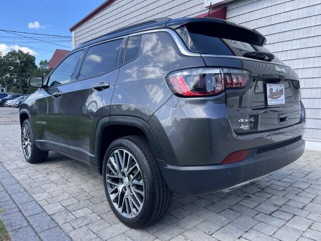 Used 2023 Jeep Compass Limited w/ Elite Group AWD/4WD image 6