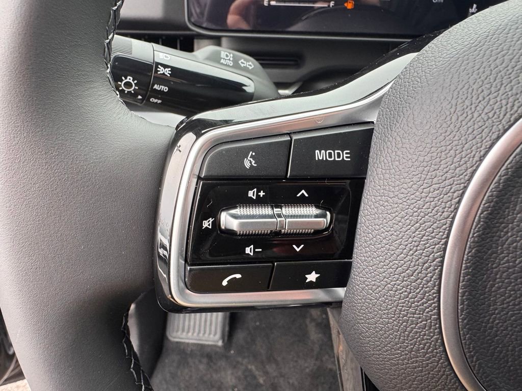 New 2026 Kia Carnival FWD image 15