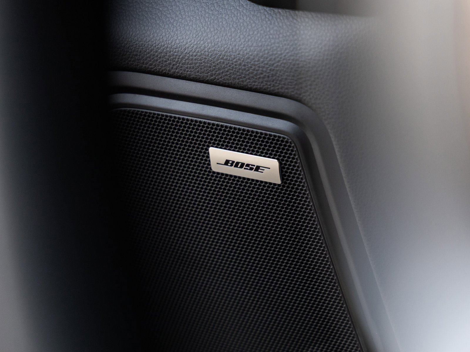 New 2026 Porsche Macan image 24