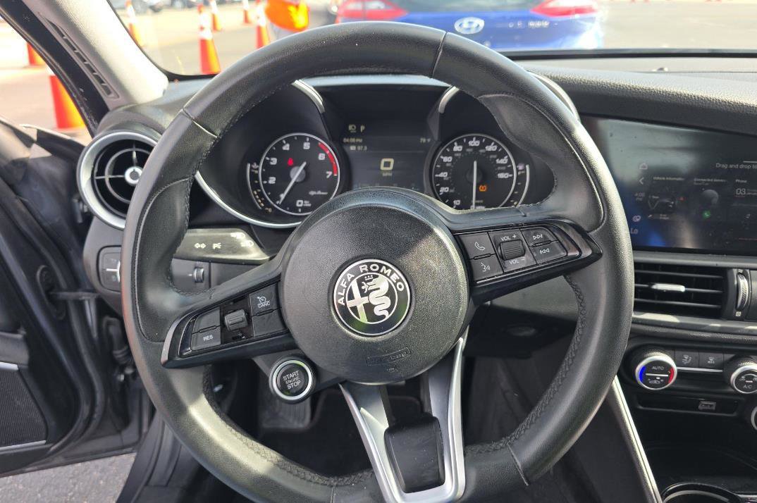 Used 2020 Alfa Romeo Giulia w/ Nero Edizione RWD image 7