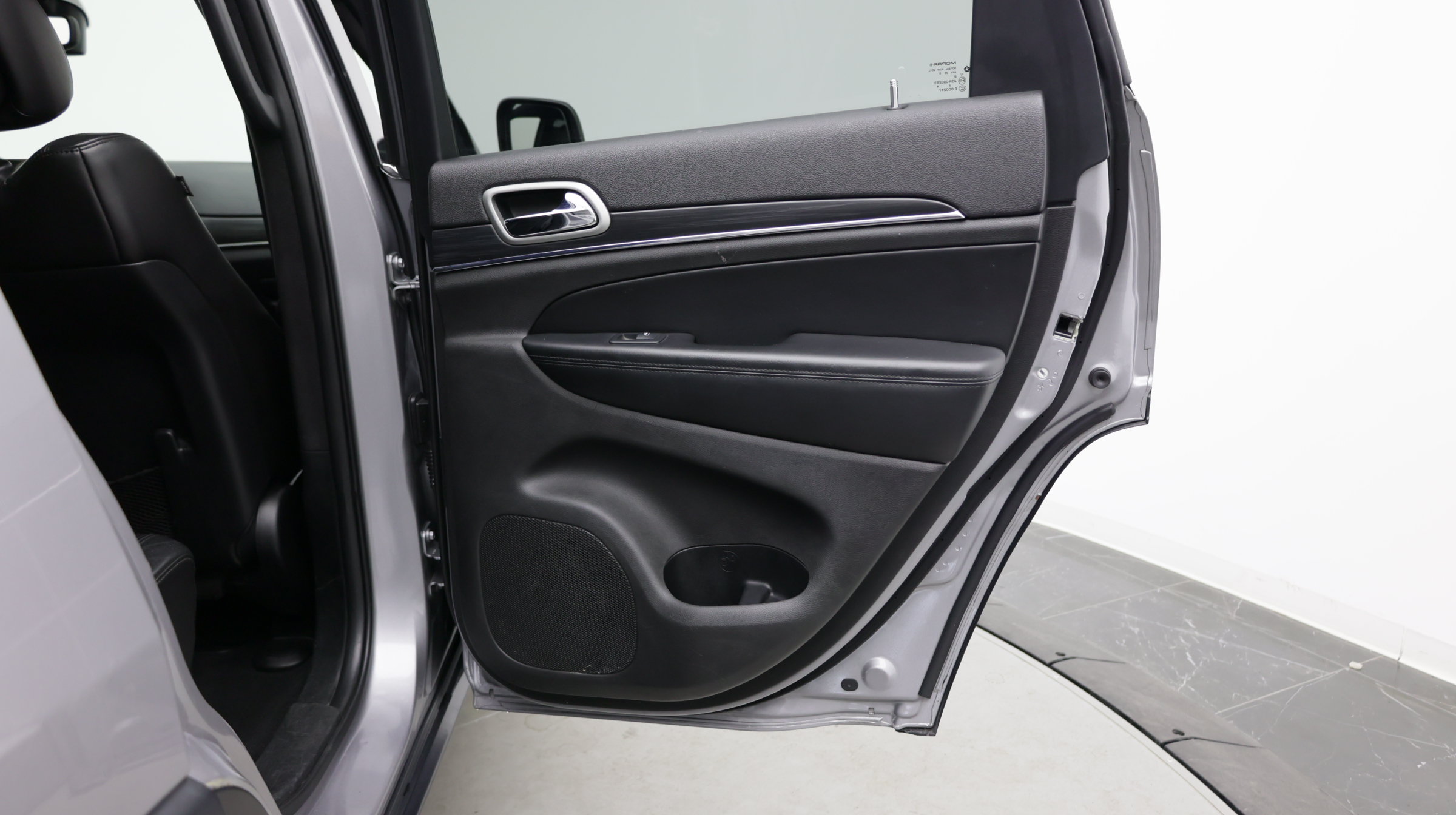 Used 2020 Jeep Grand Cherokee Limited w/ Luxury Group II RWD image 33