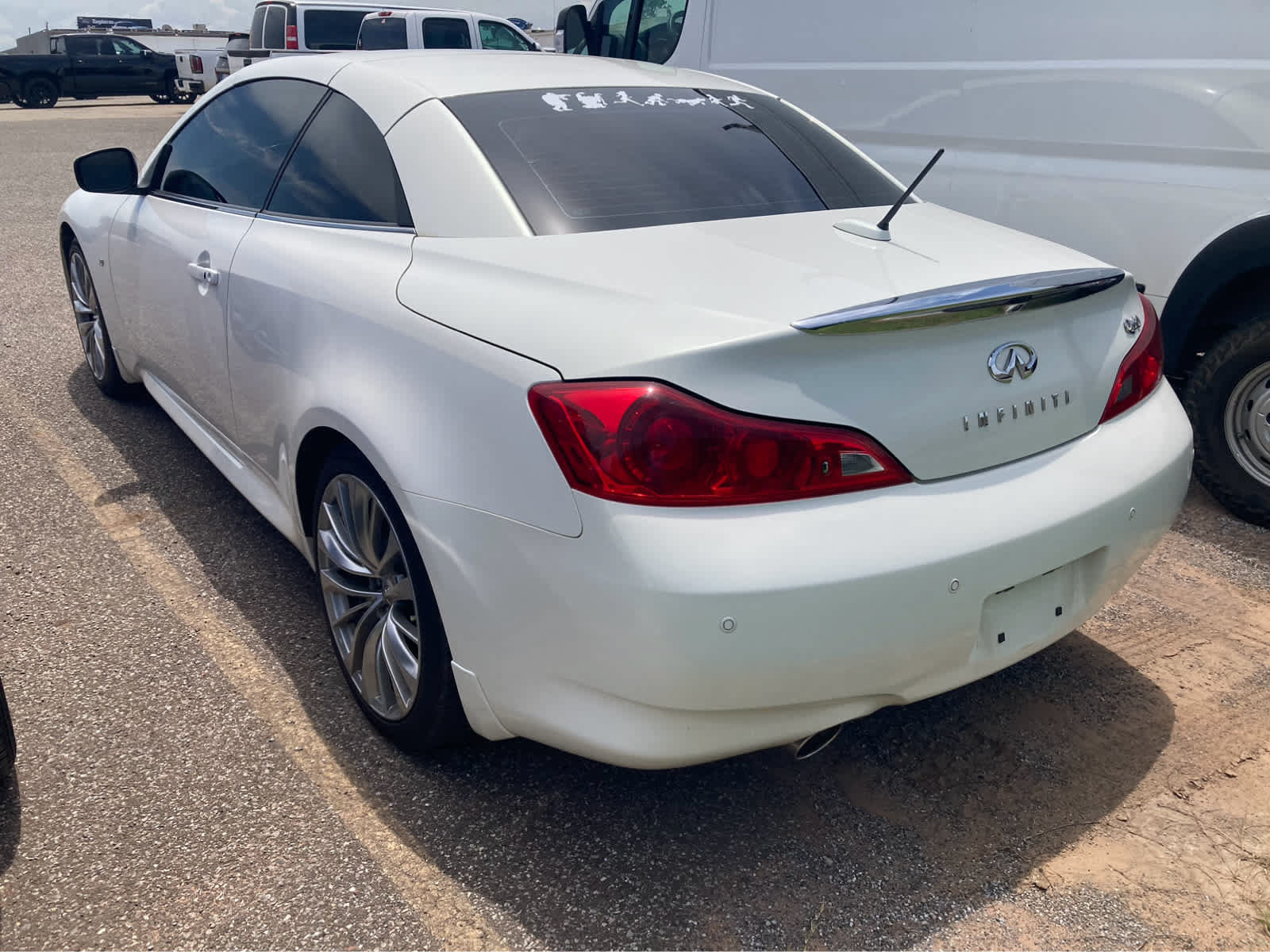 Used 2014 INFINITI Q60 Convertible w/ Premium Package RWD image 6