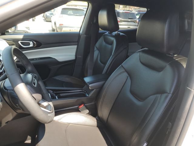 Used 2024 Jeep Compass Limited AWD/4WD image 5
