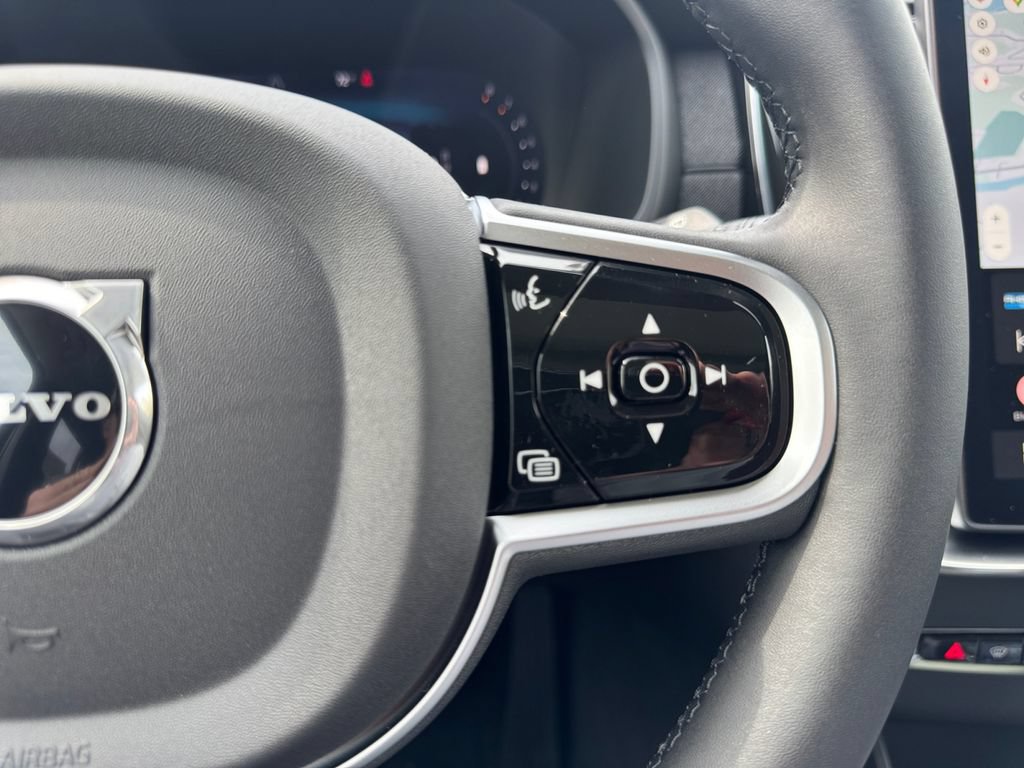 New 2026 Volvo XC90 B6 Plus w/ Protection Package Premier AWD/4WD image 15