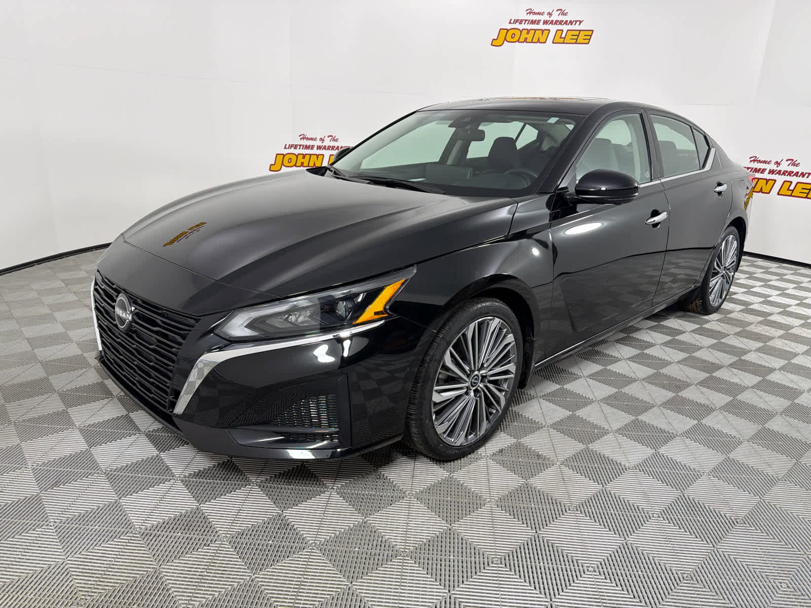 Used 2024 Nissan Altima 2.5 SL image 1