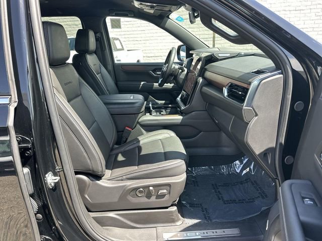 Used 2025 GMC Yukon XL Denali AWD/4WD image 27