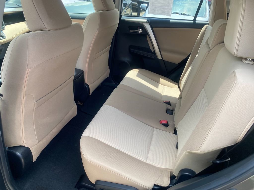 Used 2015 Toyota RAV4 XLE image 30