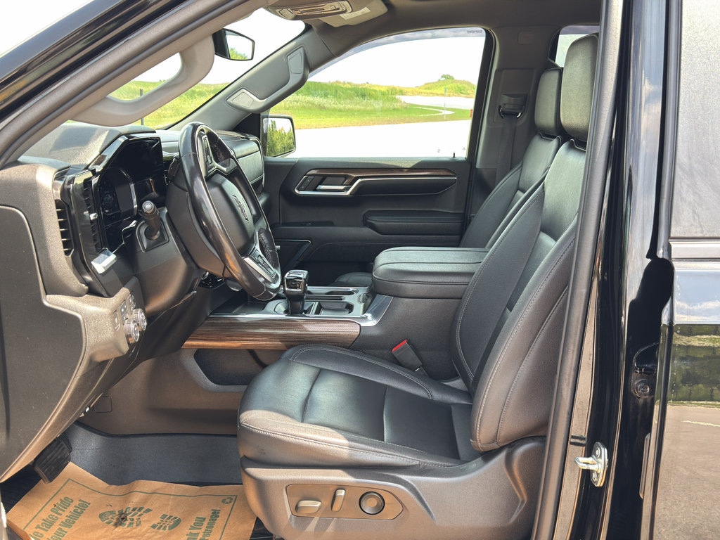 Used 2023 Chevrolet Silverado 1500 RST AWD/4WD image 14