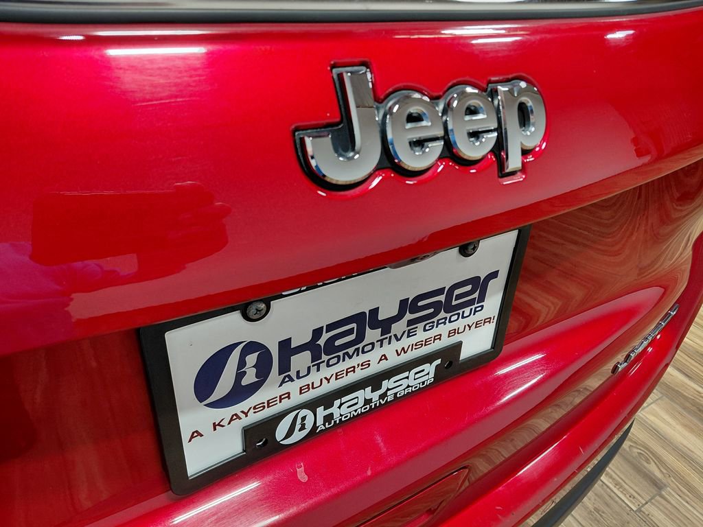 Used 2025 Jeep Compass Limited AWD/4WD image 21