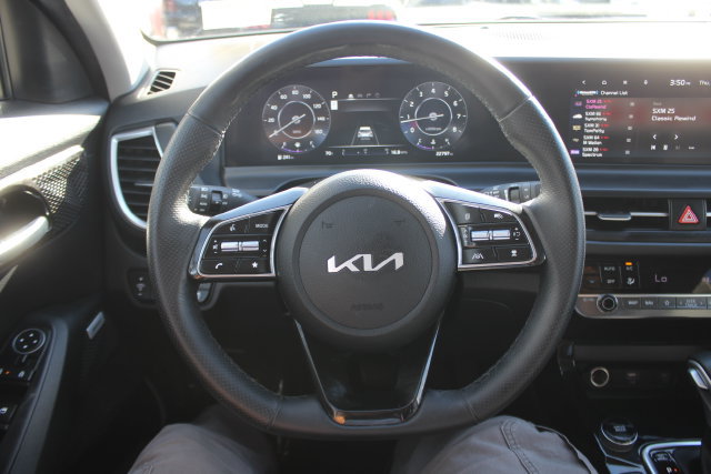 Used 2024 Kia Seltos SX w/ SX Sunroof Package AWD/4WD image 14
