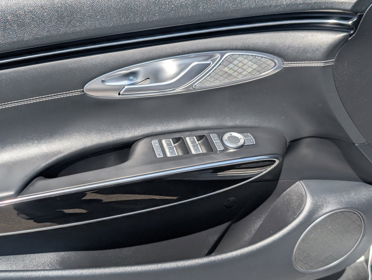 Used 2025 Genesis GV70 2.5T image 15