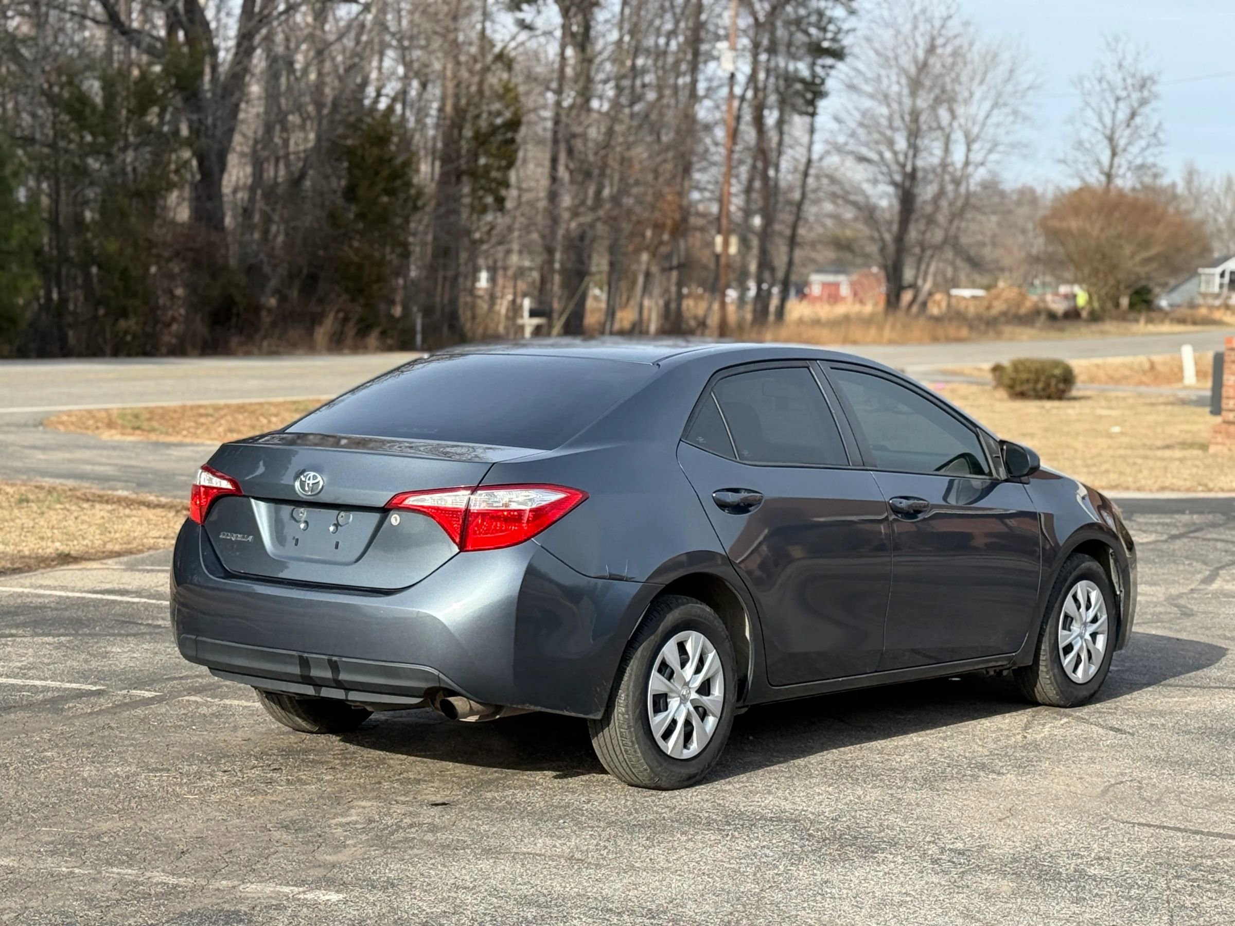 Used 2015 Toyota Corolla L FWD image 3