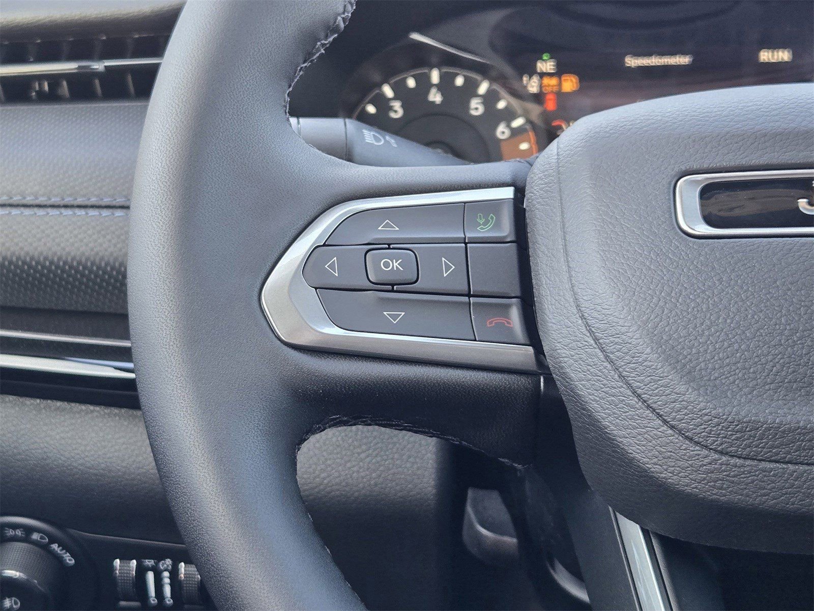 New 2026 Jeep Compass Latitude image 28