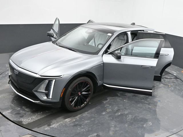 New 2025 Cadillac Lyriq Luxury w/ LPO, Red Accent Package image 52
