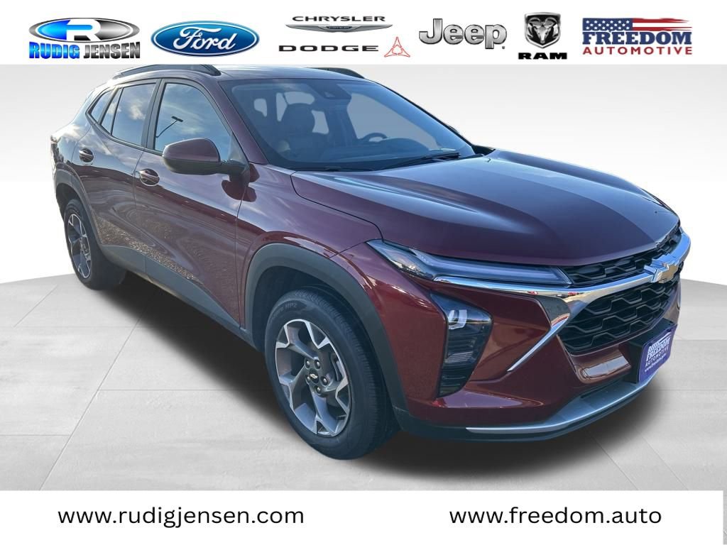 Used 2025 Chevrolet Trax LT