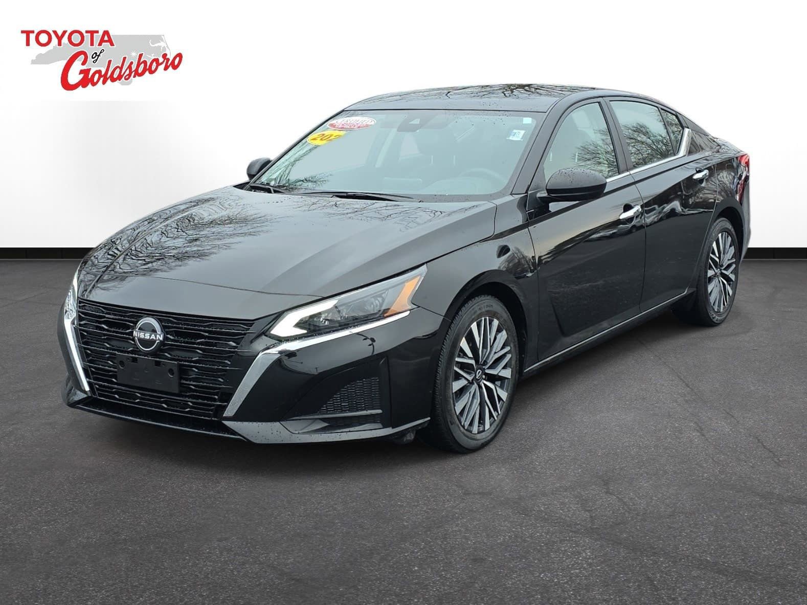 Used 2024 Nissan Altima 2.5 SV