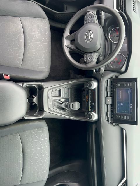 Used 2021 Toyota RAV4 XLE image 14