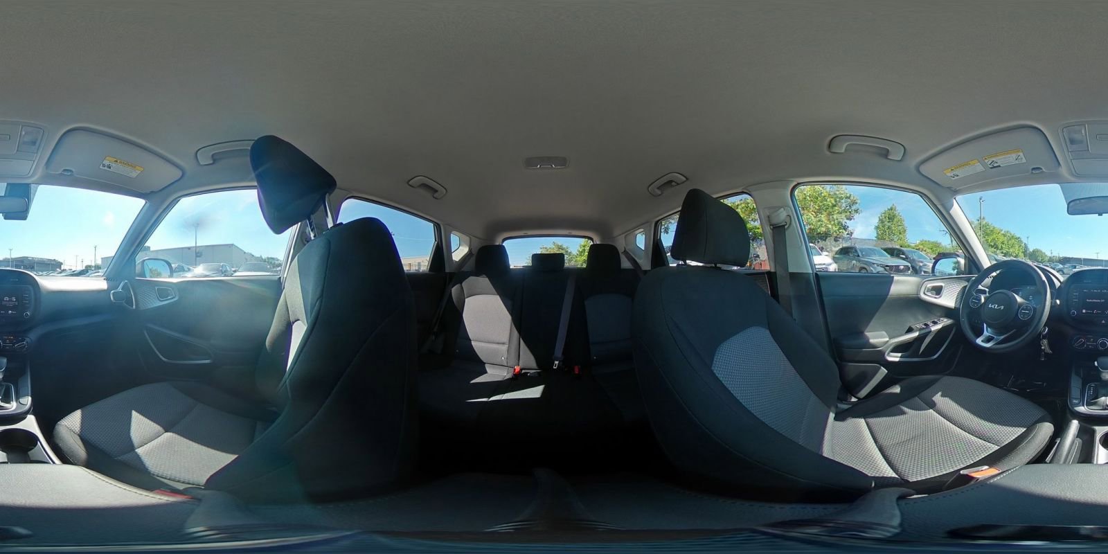 Used 2025 Kia Soul LX w/ LX Technology Package FWD image 37