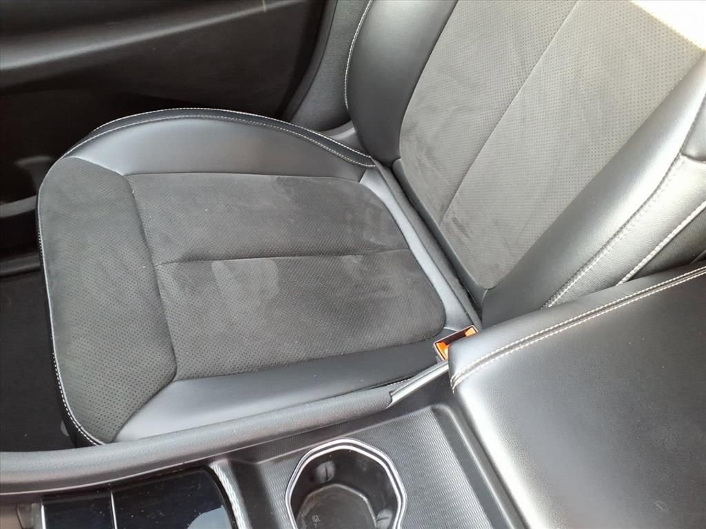 Used 2023 Jeep Grand Cherokee Limited w/ Luxury Tech Group II image 13