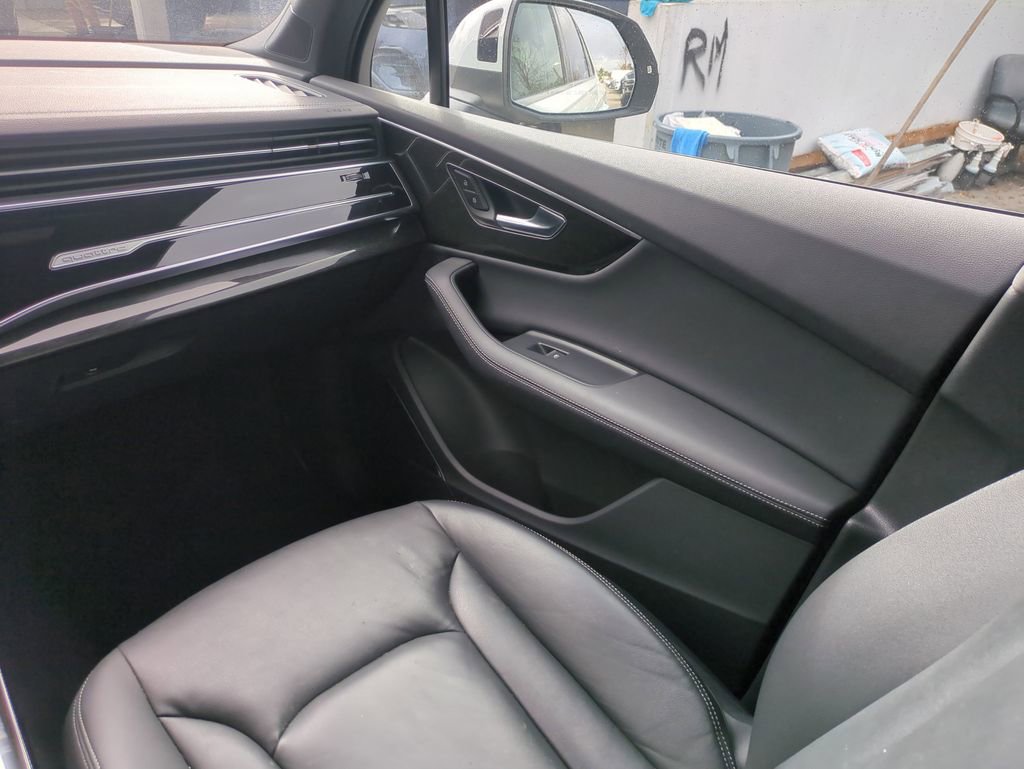 Used 2025 Audi Q7 3.0T Premium Plus AWD/4WD image 19