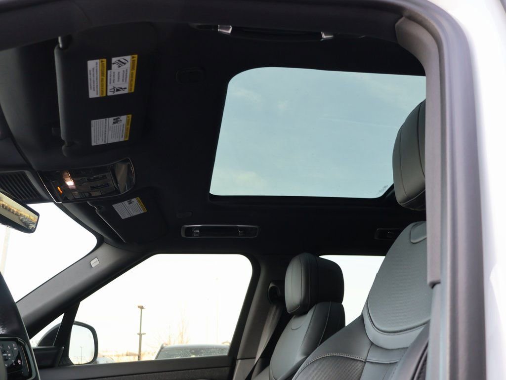 Used 2025 Land Rover Range Rover Sport Dynamic SE image 16