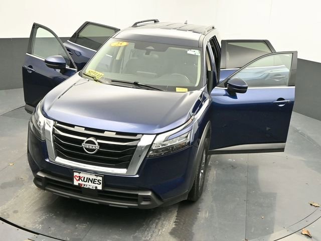 Used 2025 Nissan Pathfinder SV image 60