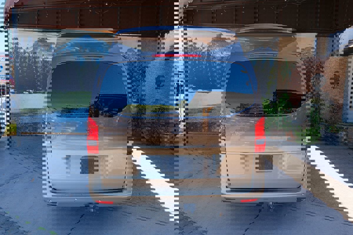 Used 2018 Mercedes-Benz Metris Passenger image 4