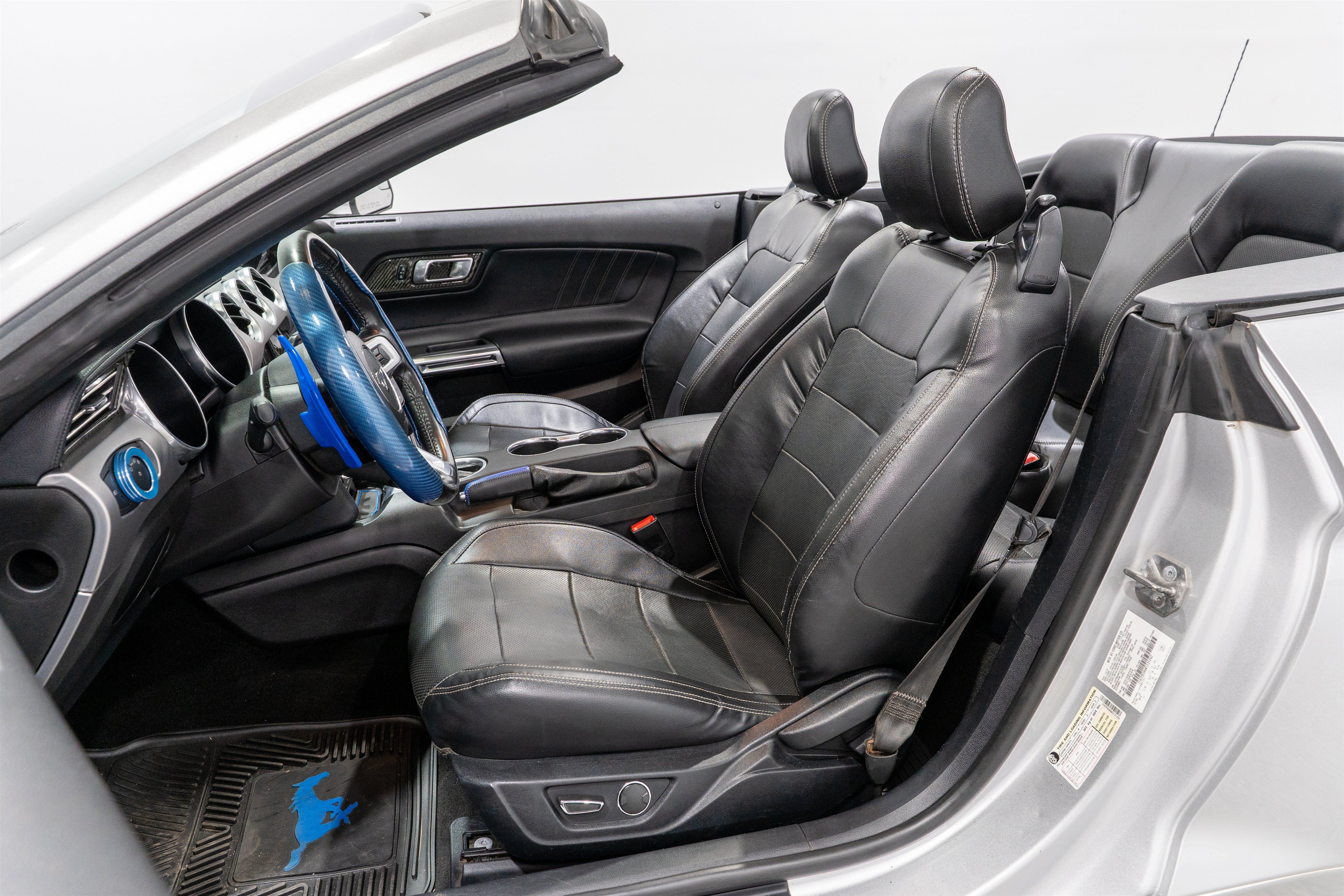 Used 2019 Ford Mustang Premium RWD image 17