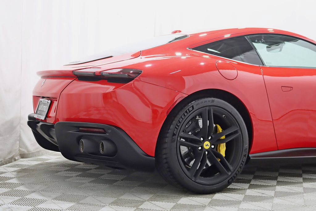 Used 2021 Ferrari Roma RWD image 11