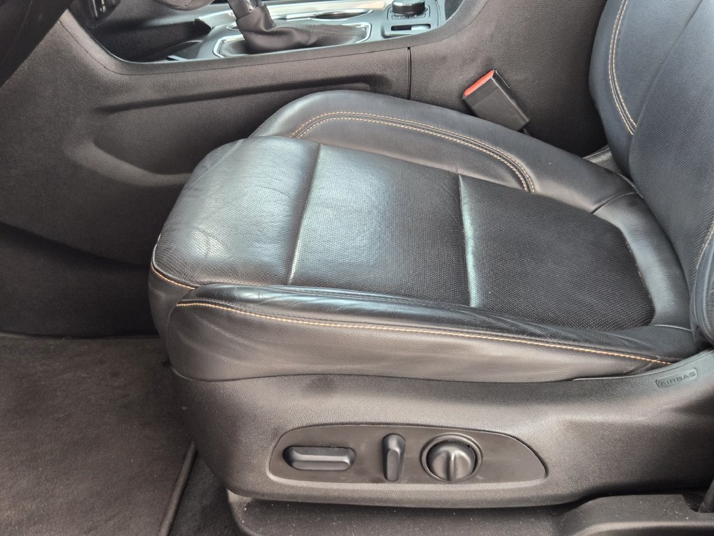 Used 2021 Chevrolet Traverse Premier w/ Redline Edition FWD image 25