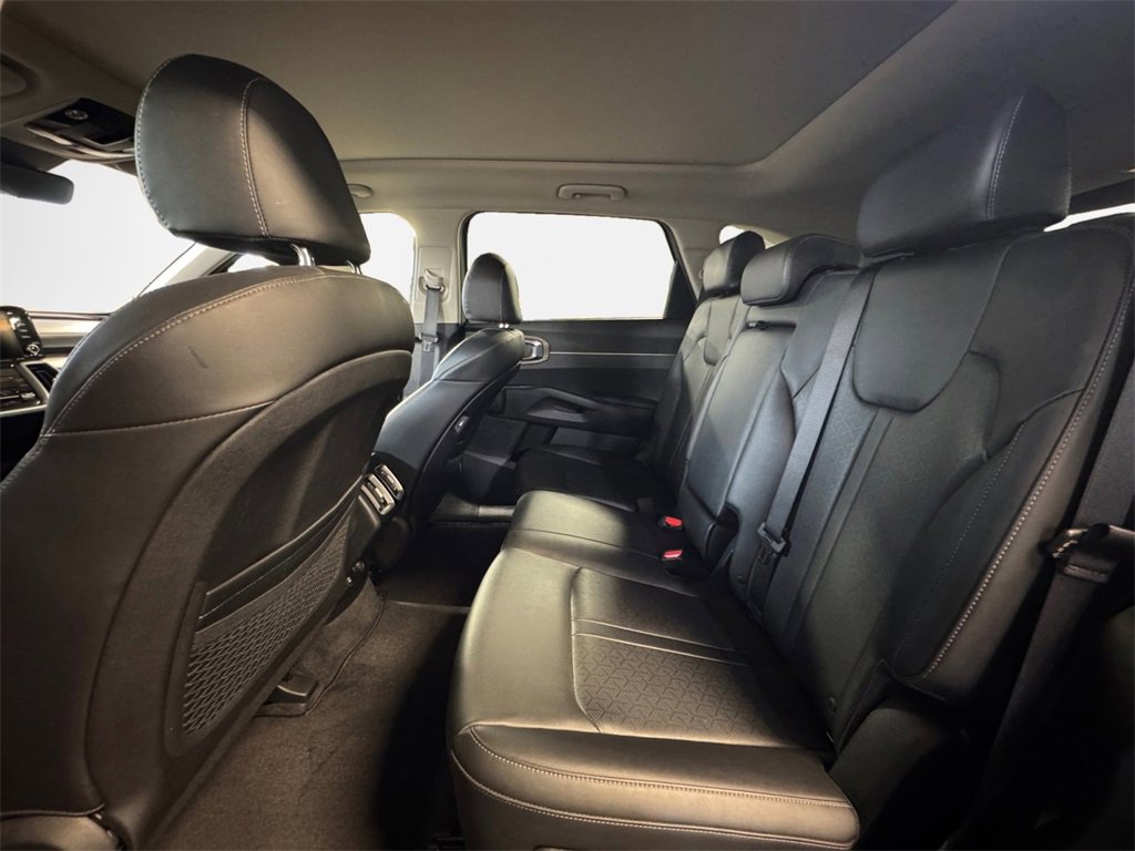 Certified 2022 Kia Sorento S w/ Panoramic Sunroof Package image 24