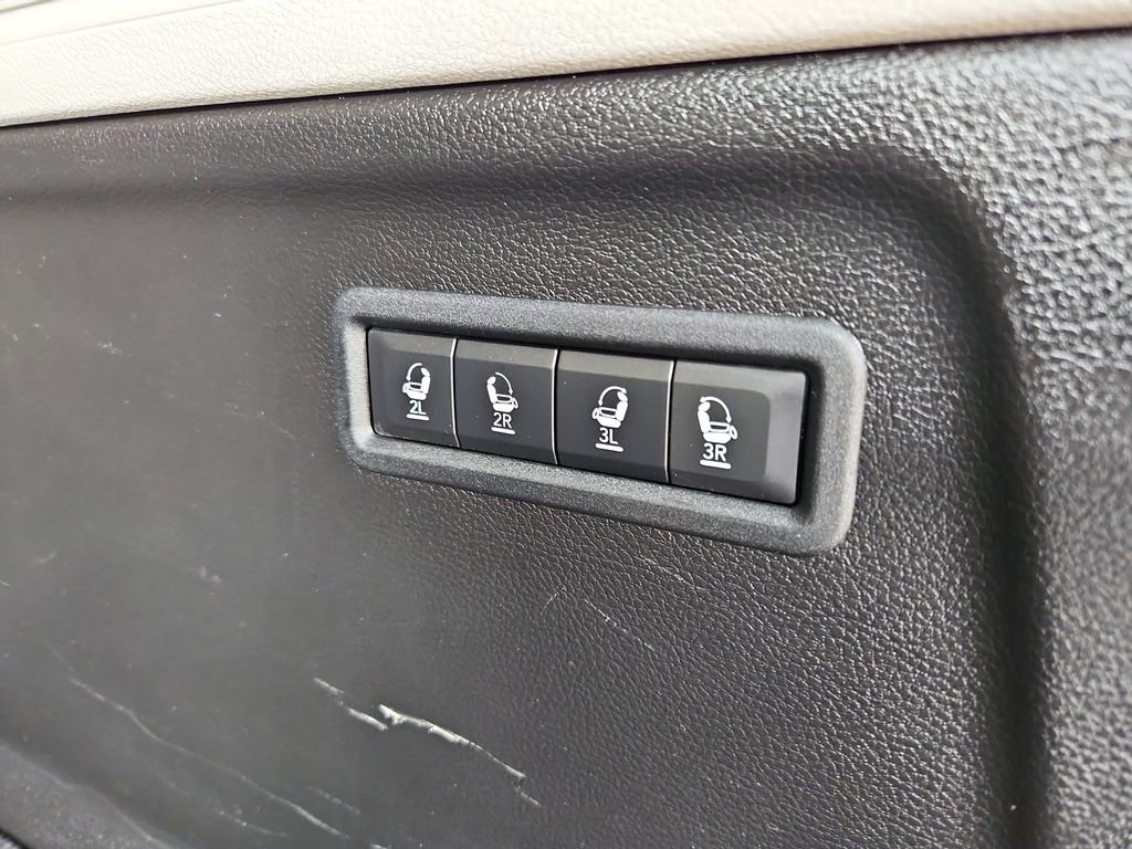 Used 2024 Jeep Wagoneer L Series II image 35