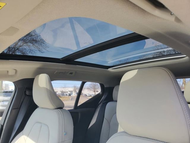 Certified 2023 Volvo XC40 B5 Plus w/ Driver Assist Package image 13