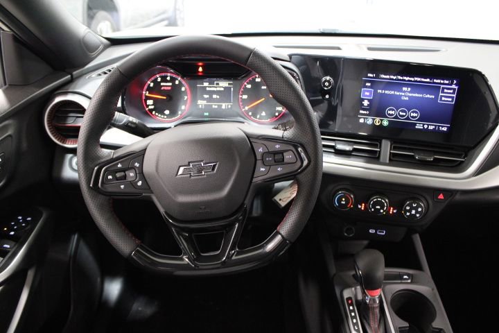 New 2026 Chevrolet Trax RS w/ Sunroof Package image 29