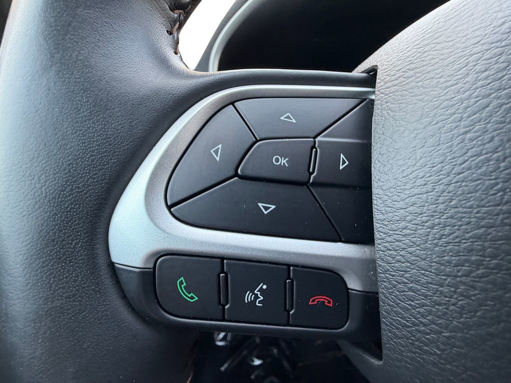 Used 2019 Jeep Compass Latitude AWD/4WD image 22