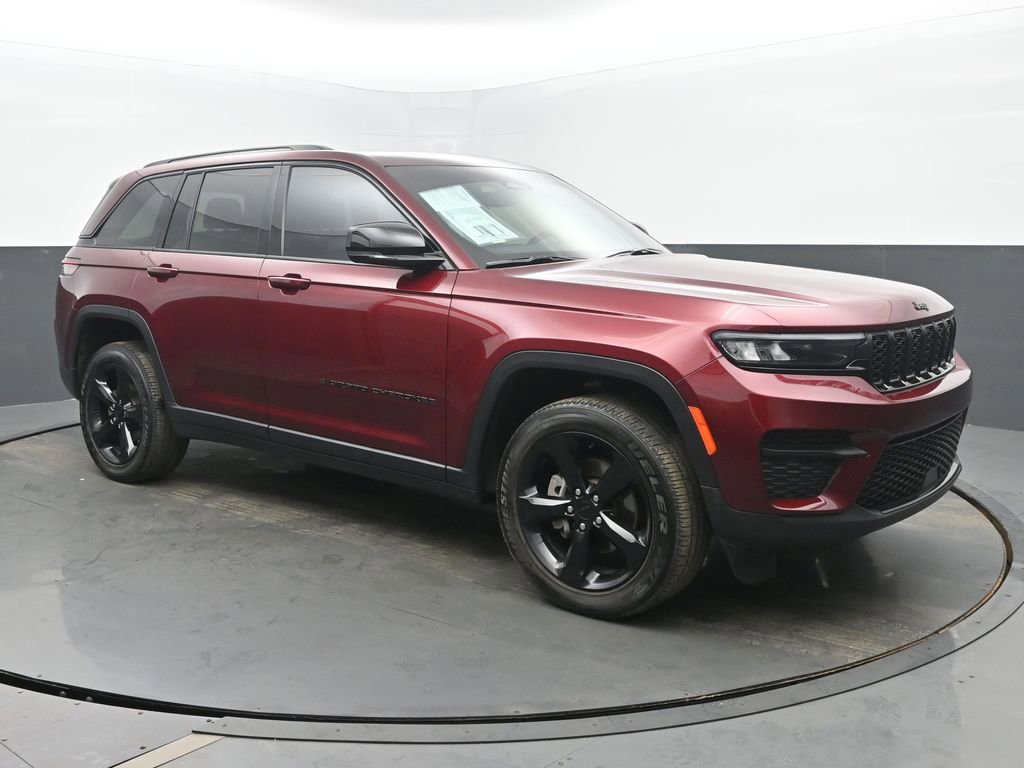 Used 2023 Jeep Grand Cherokee Altitude image 7