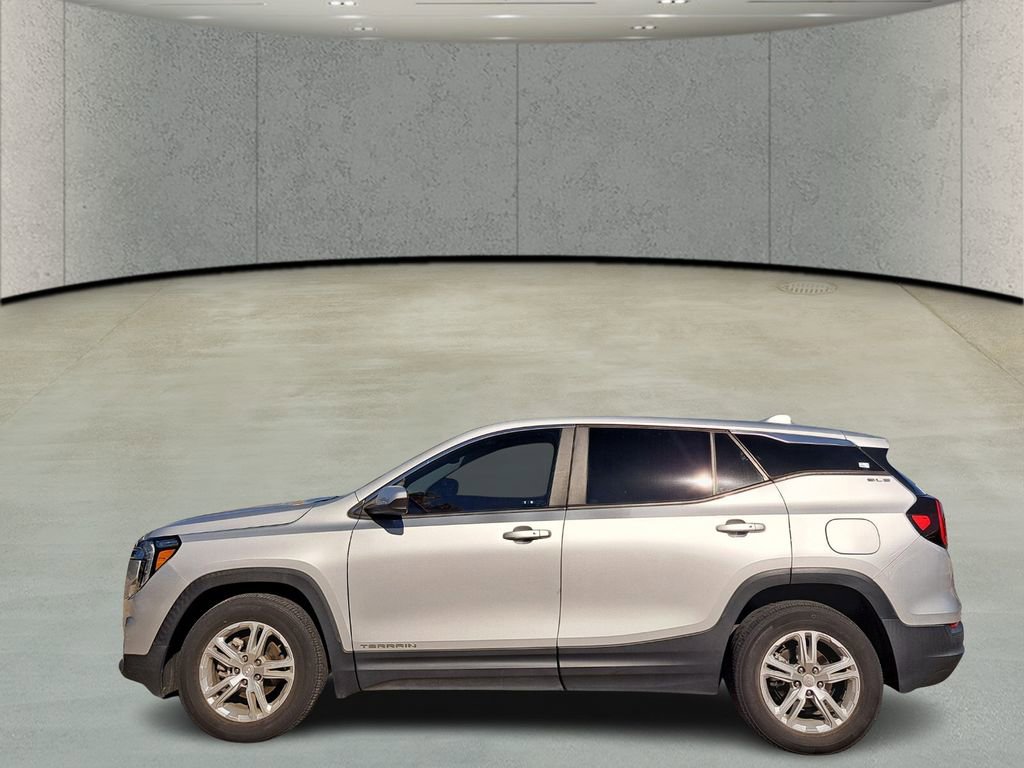 Used 2022 GMC Terrain SLE image 8