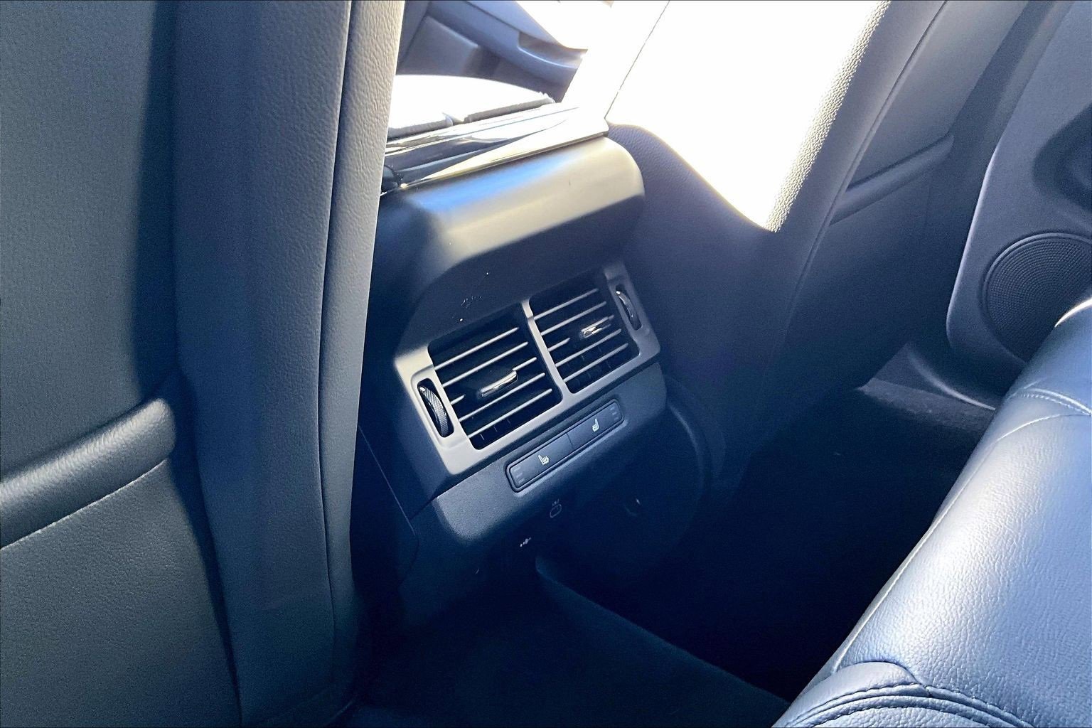 Used 2025 Land Rover Range Rover Evoque Dynamic SE image 34