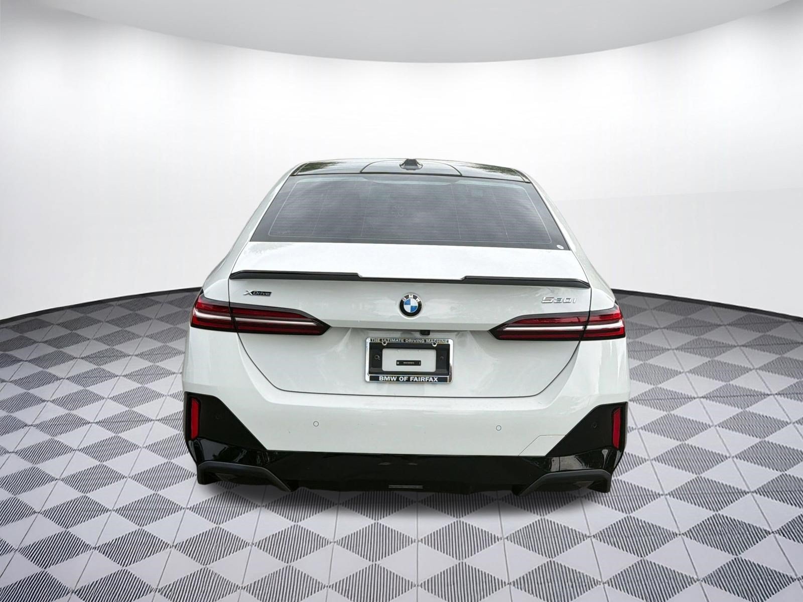 Certified 2024 BMW 530i xDrive w/ M Sport Package AWD/4WD image 10