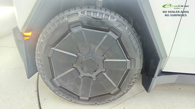 Used 2024 Tesla Cybertruck AWD Crew Cab image 58