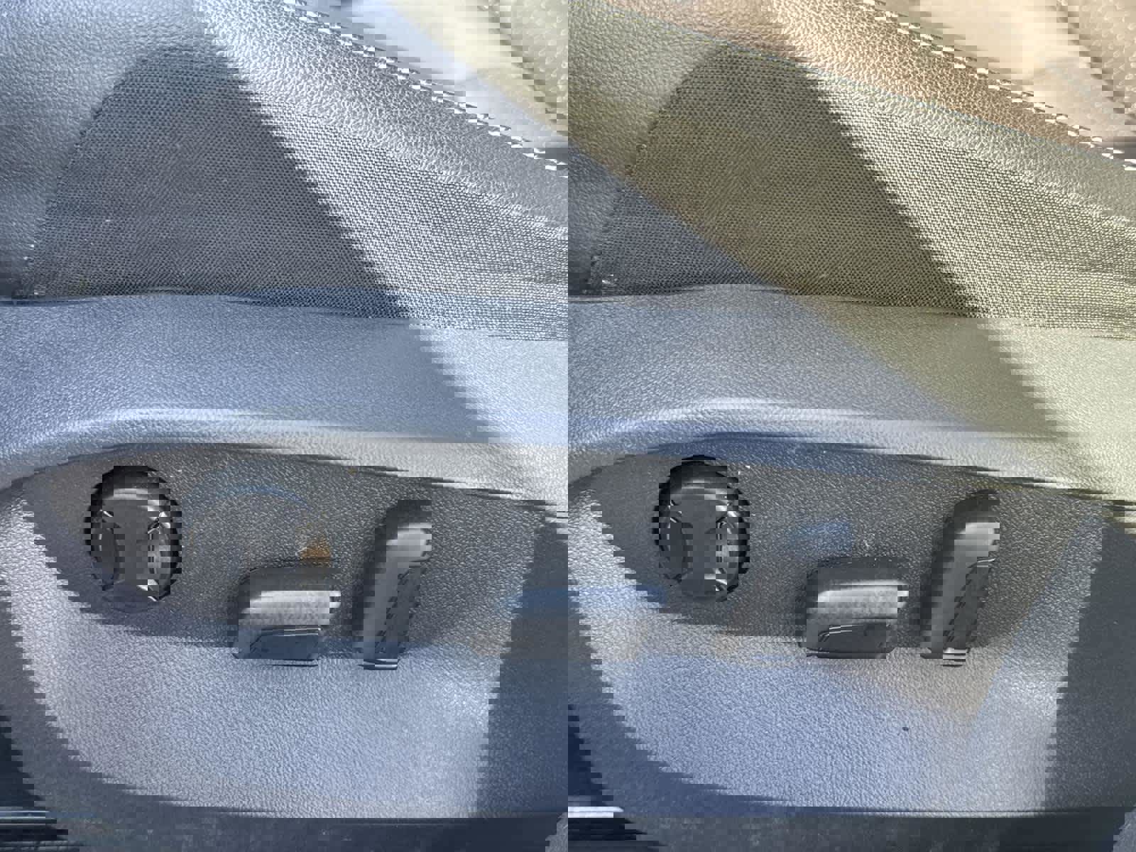 Used 2022 Volkswagen Tiguan SE image 13