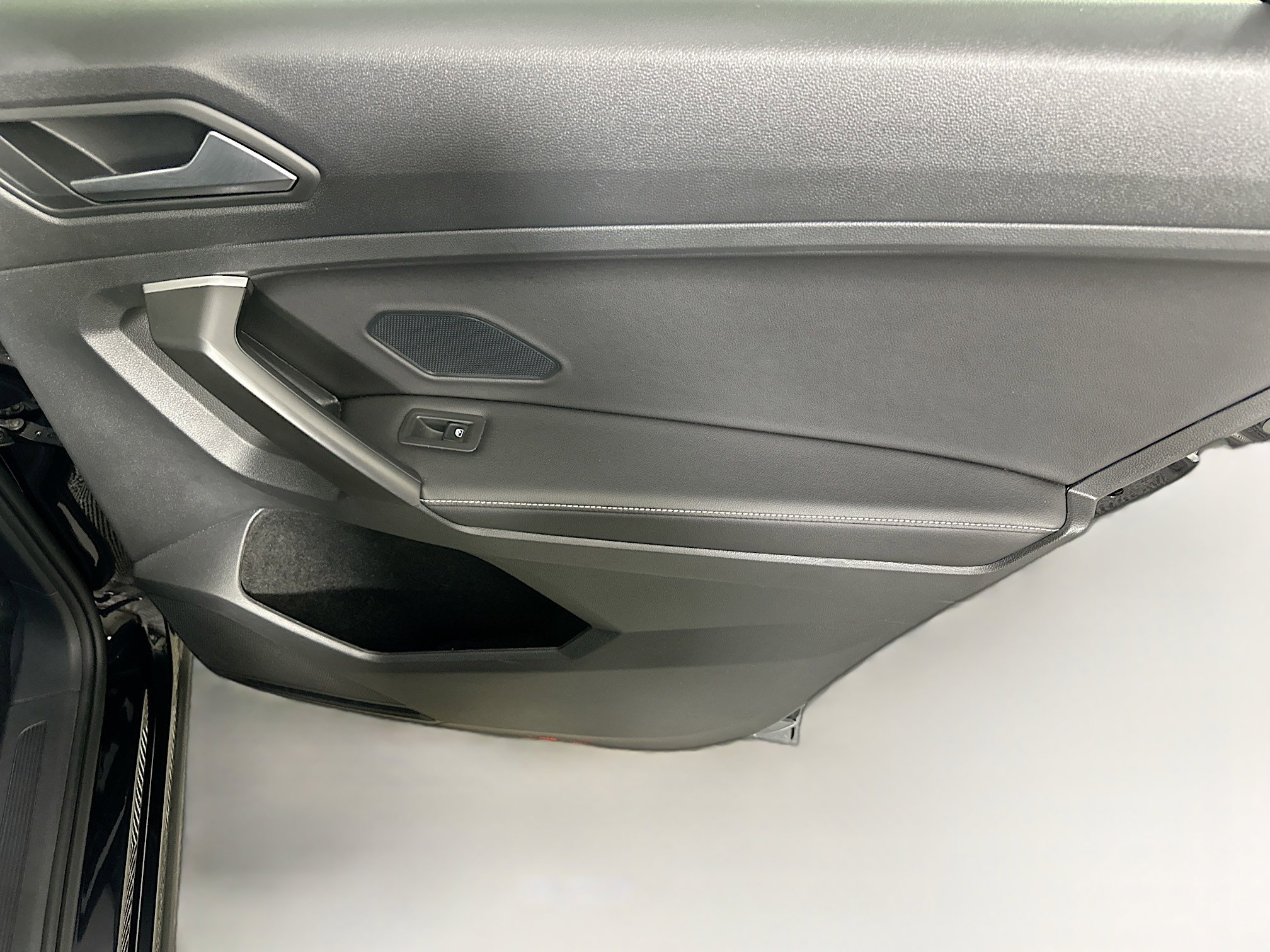 Used 2024 Volkswagen Tiguan S image 28